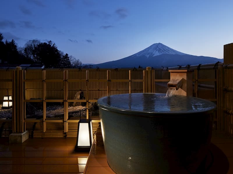 Rooms with open-air hot spring baths